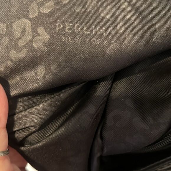 Perlina large black leather handbag 3 inside 1 outside zip pockets EUC - Picture 14 of 17